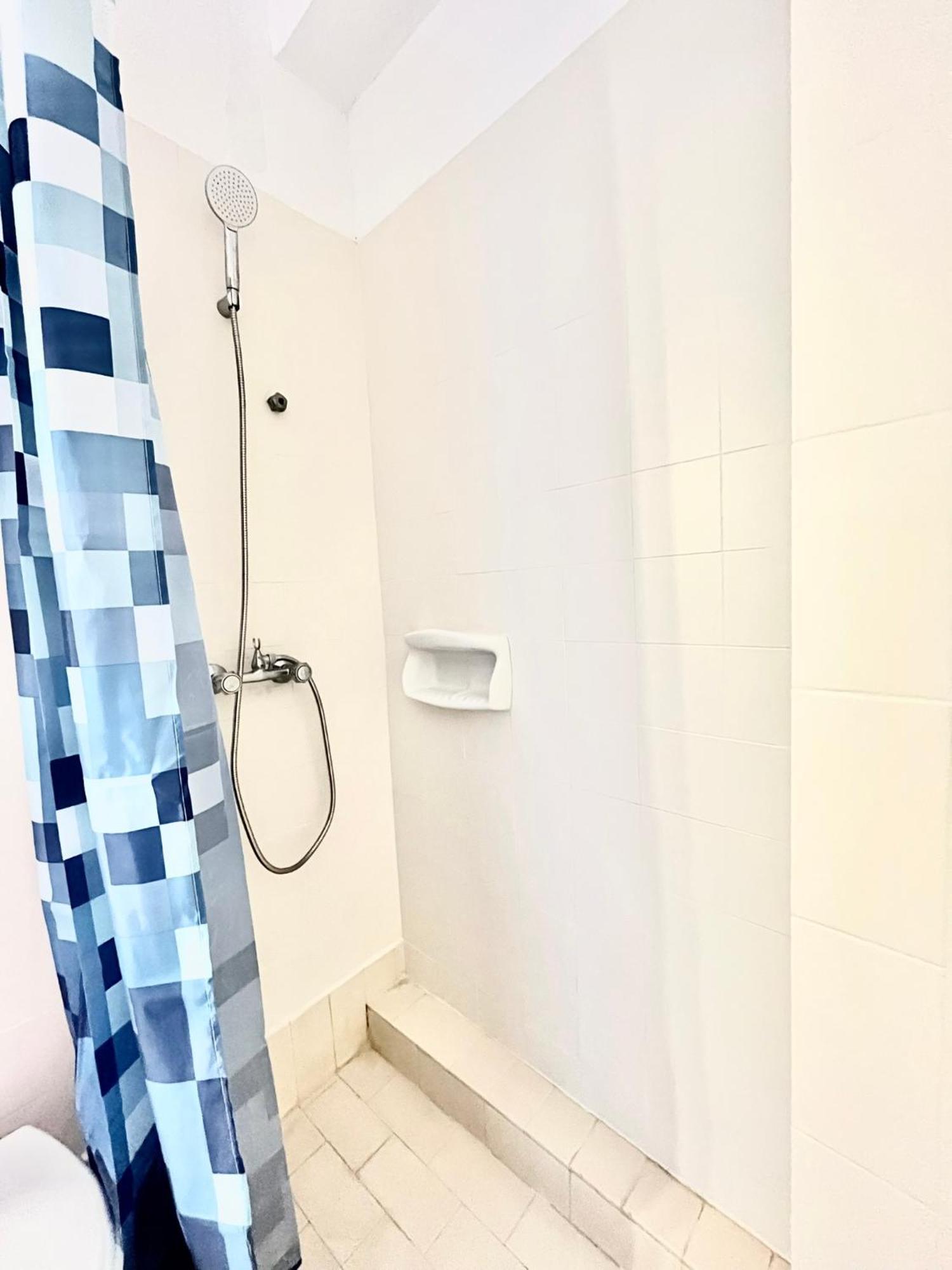 Oelia Rooms & Apartments Agia Marina  Exteriör bild