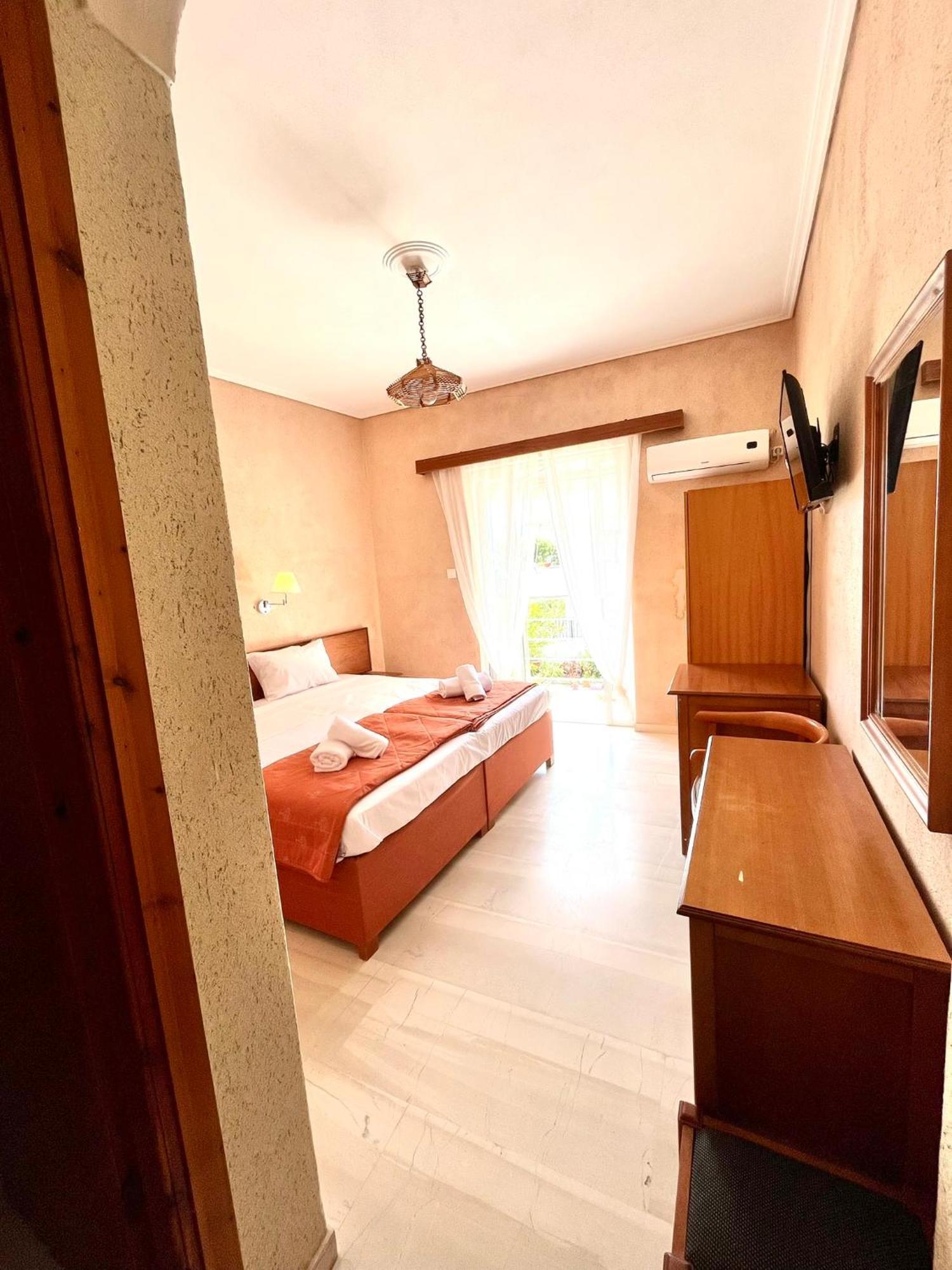 Oelia Rooms & Apartments Agia Marina  Exteriör bild