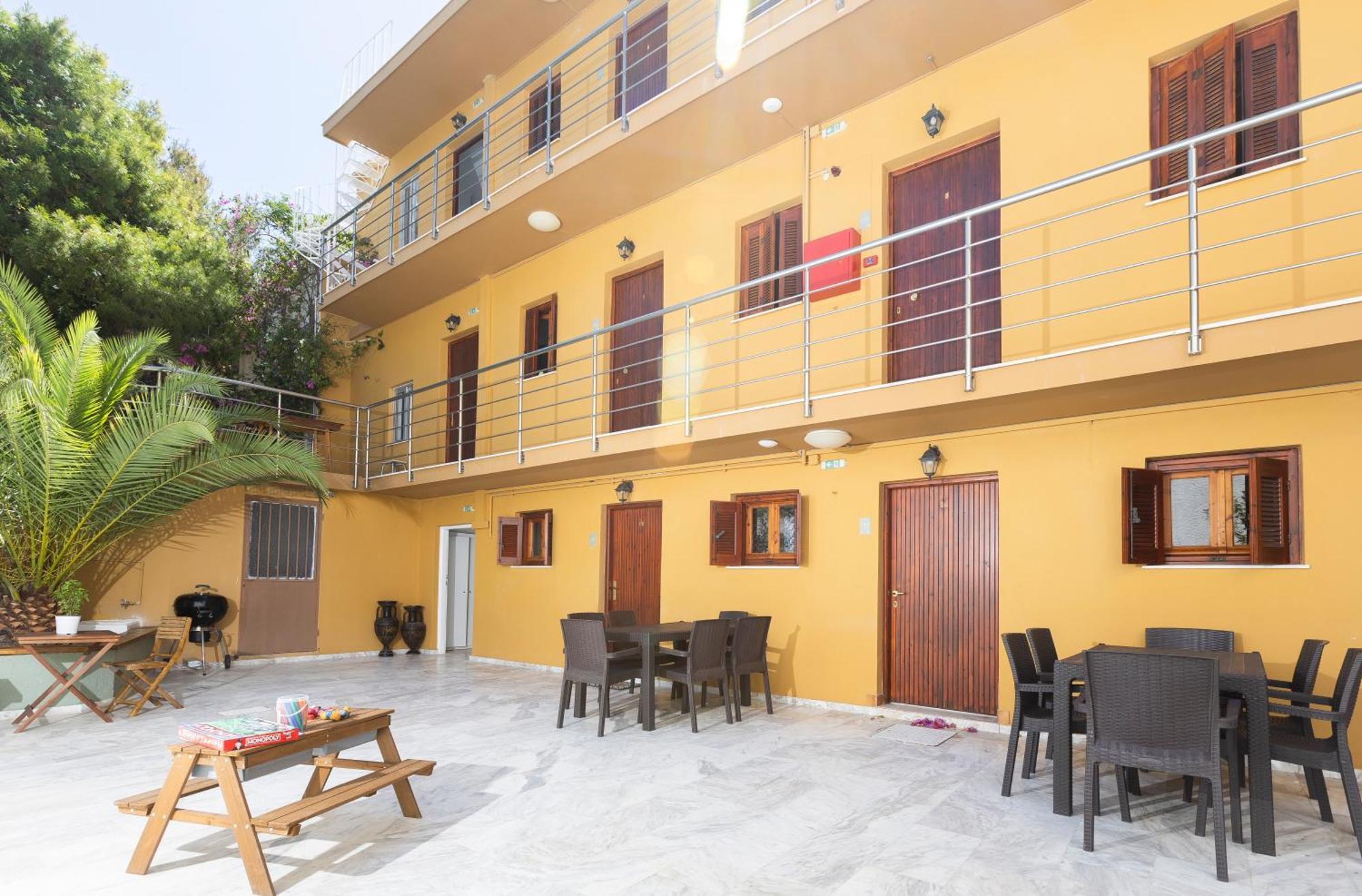 Oelia Rooms & Apartments Agia Marina  Exteriör bild